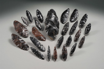 These stone tools unearthed from the Shirataki Sites had been produced using microblade technology. 