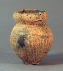 Deep Esan-type pot