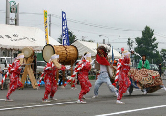 Moseushi Lion Dance