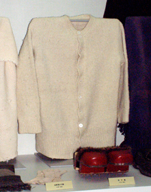 Cardigan knitted with homespun wool 