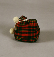 Child’s homespun cap made at the Takikawa Animal Research Center during the Showa era