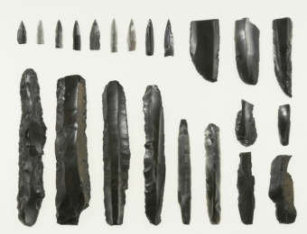  Blades and blade arrowheads unearthed at the Taisho 7 Site in Obihiro City