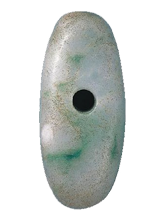 Large jade beads unearthed at the Funadomari Site in Rebun 