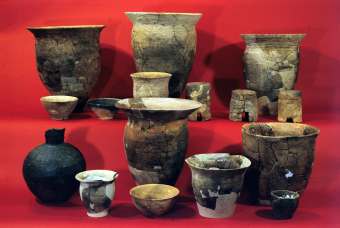 Pieces of Satsumon pottery unearthed from the K-446 Site in Sapporo City Satsumon pottery